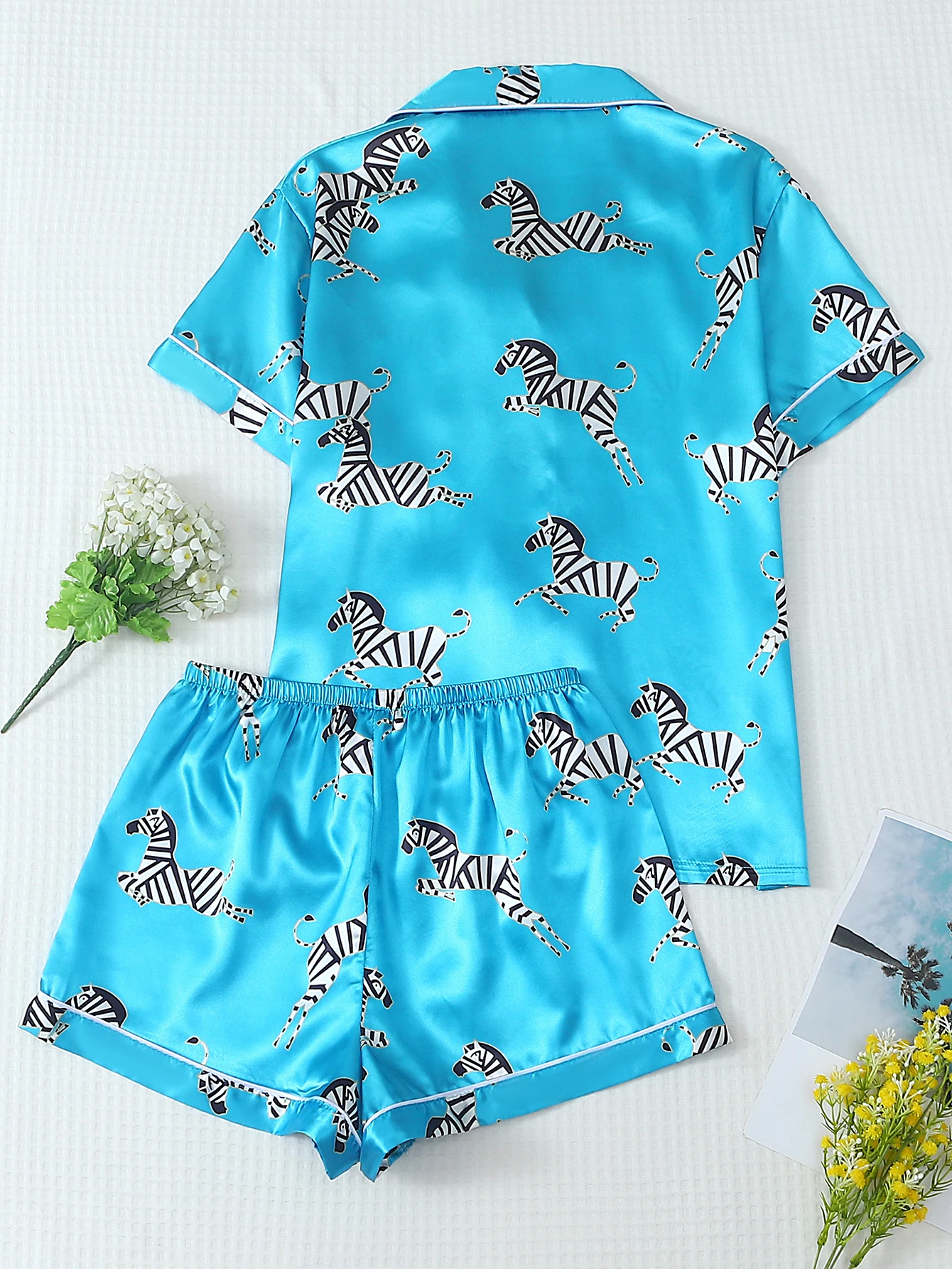 Two-Piece Comfortable Satin Zebra Print Lapel Button-Down Short-Sleeve Top with Pockets and Bow Shorts Spring/Summer Women's Pajama Loungewear Set Suitable for Home Use