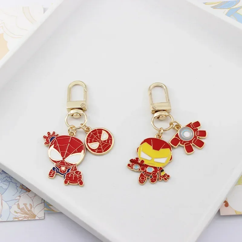 Disney Iron Man porte-clés Spider-Man Thor Captain America Action Anime Figure porte-clés dessin animé voiture sac à dos pendentif ornement cadeau