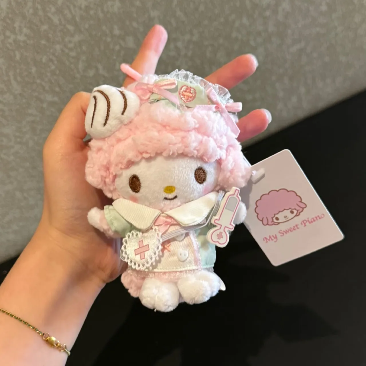 chaveiro-de-pelucia-macio-de-ovelha-enfermeira-de-desenho-animado-sanrio-piano-enfeite-para-carro-bolsa-feminina-mochila-presente-de-aniversario