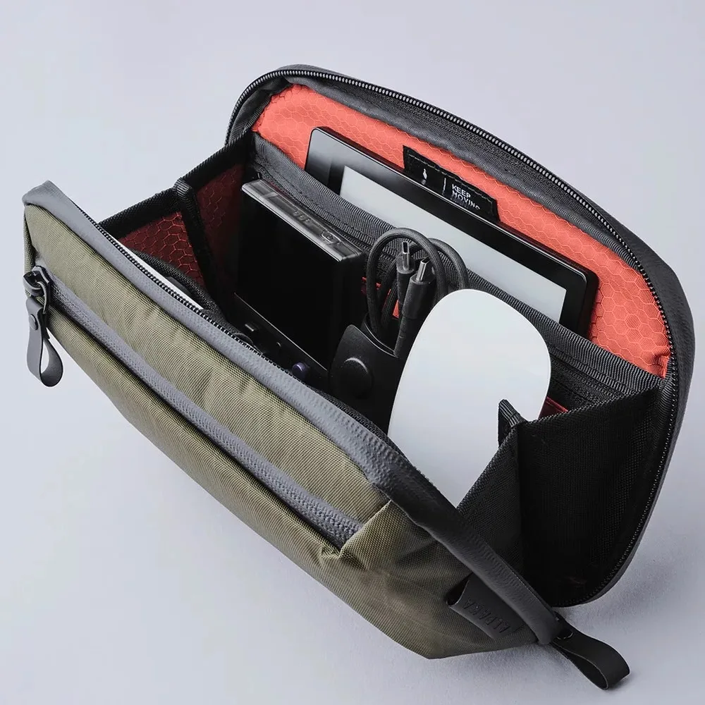 

ALPAKA Elements Tech Case Soft Nylon oulder Bag with Zipper Closure for Casual Use Youth Friendly Polyester