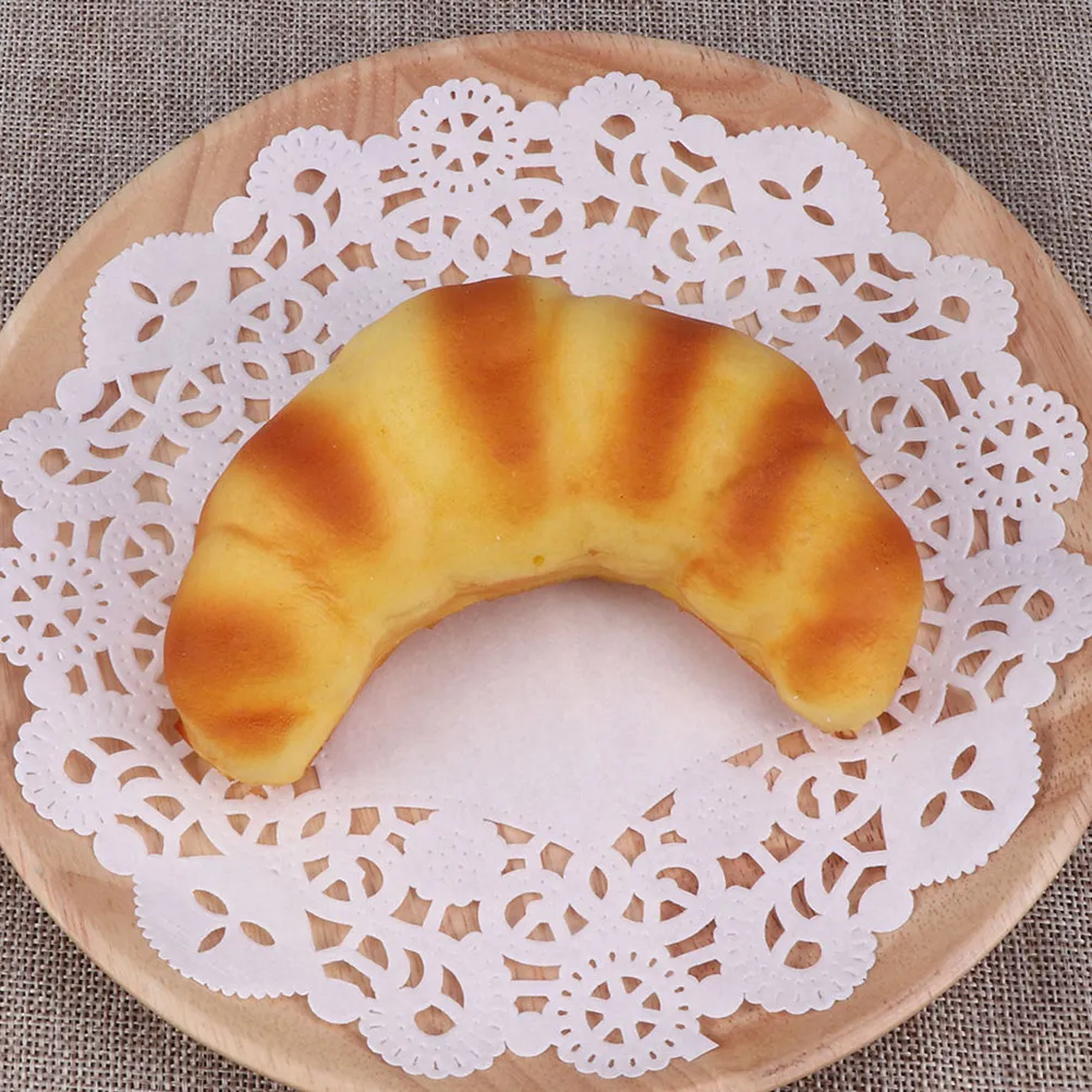 200Pcs Lace Paper Doilies Round Cake Doilies for Kitchen Baking Parties Cake Decoration 7.5 Inch 8.5 Inch Random Pattern