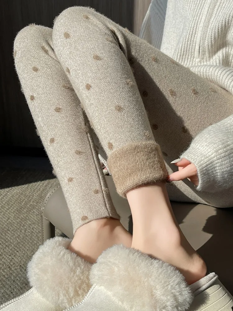 

Plush Pants Thick Dot Leggings Women Warm High-waisted Tight Stretch Skinny Foot Pants Female Autumn Winter Fashion All-match