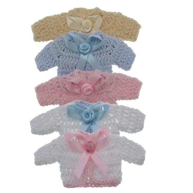 6/12 sztuk Mini bawełna szydełka sweter z dzianiny wstążka tkaniny do chrzest Baby Shower zabawki lalki rzemiosło stół strona dekoracji