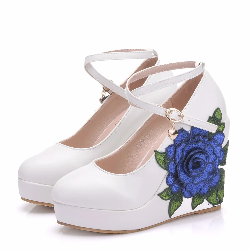 

Spring round toe shallow embroidery flower slope heel single shoes banquet dress large size small size high-heeled women's shoes