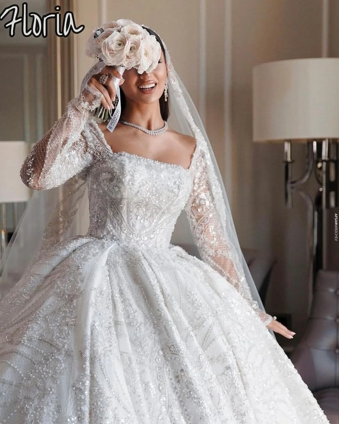 Luksusowe suknie ślubne z Dubaju 2024 dla panny młodej, eleganckie, zdobione koralikami i cekinami, z długimi rękawami, kwadratowym dekoltem, arabskie Vestidos De Novia szyte na miarę