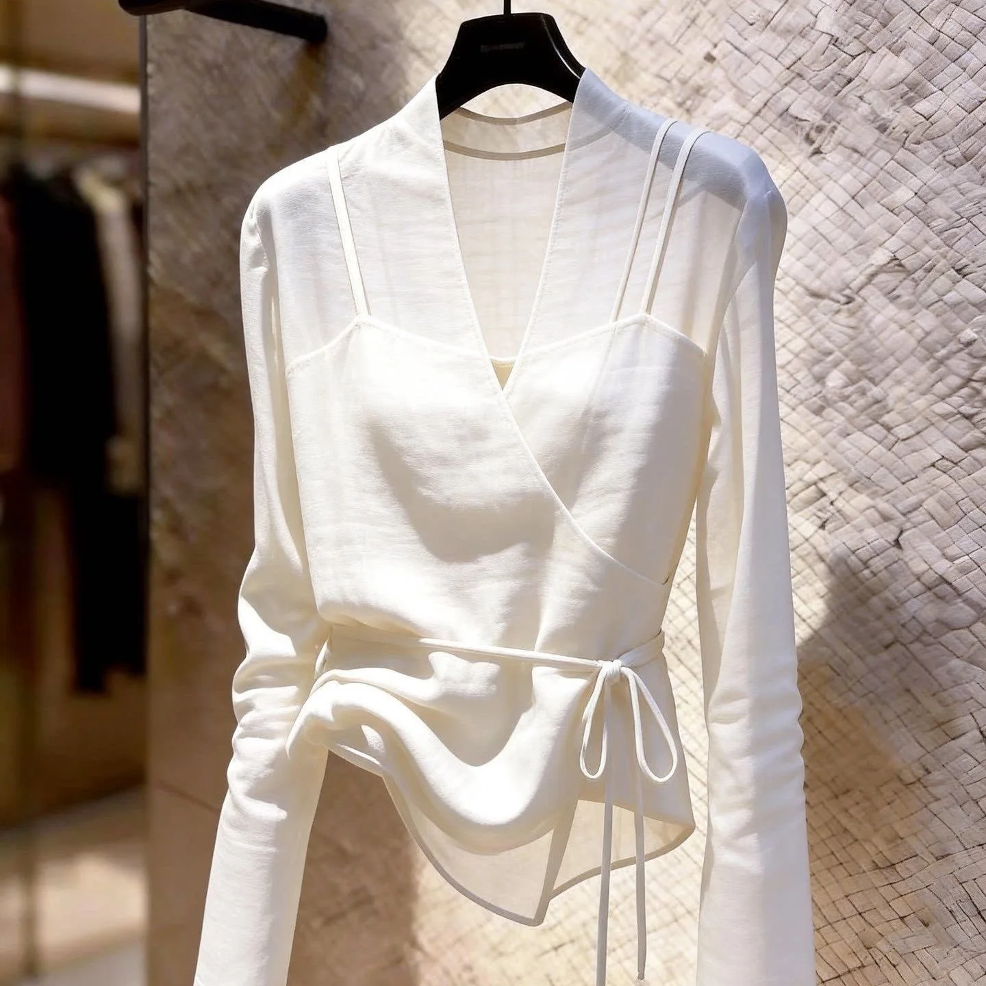 Gray Long Sleeve V-Neck Tunic Top Women's Design Sensation Shawl Collar Breathable Summer New Style Fashionable Shirt