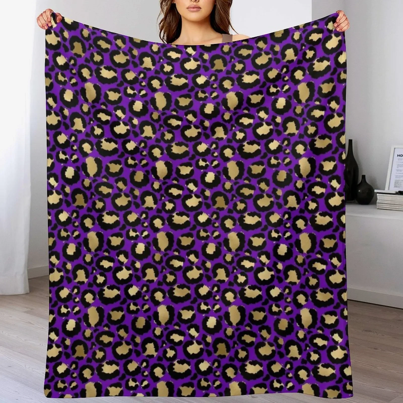 Purple Leopard Pattern Throw Blanket Durable Warm Blanket for Daily Home Use