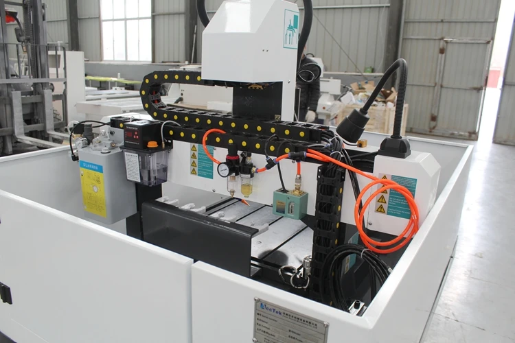 6060 ATC Router Cnc Metal Engraving Machinery Mould MIni Milling Cnc Machine For Steel
