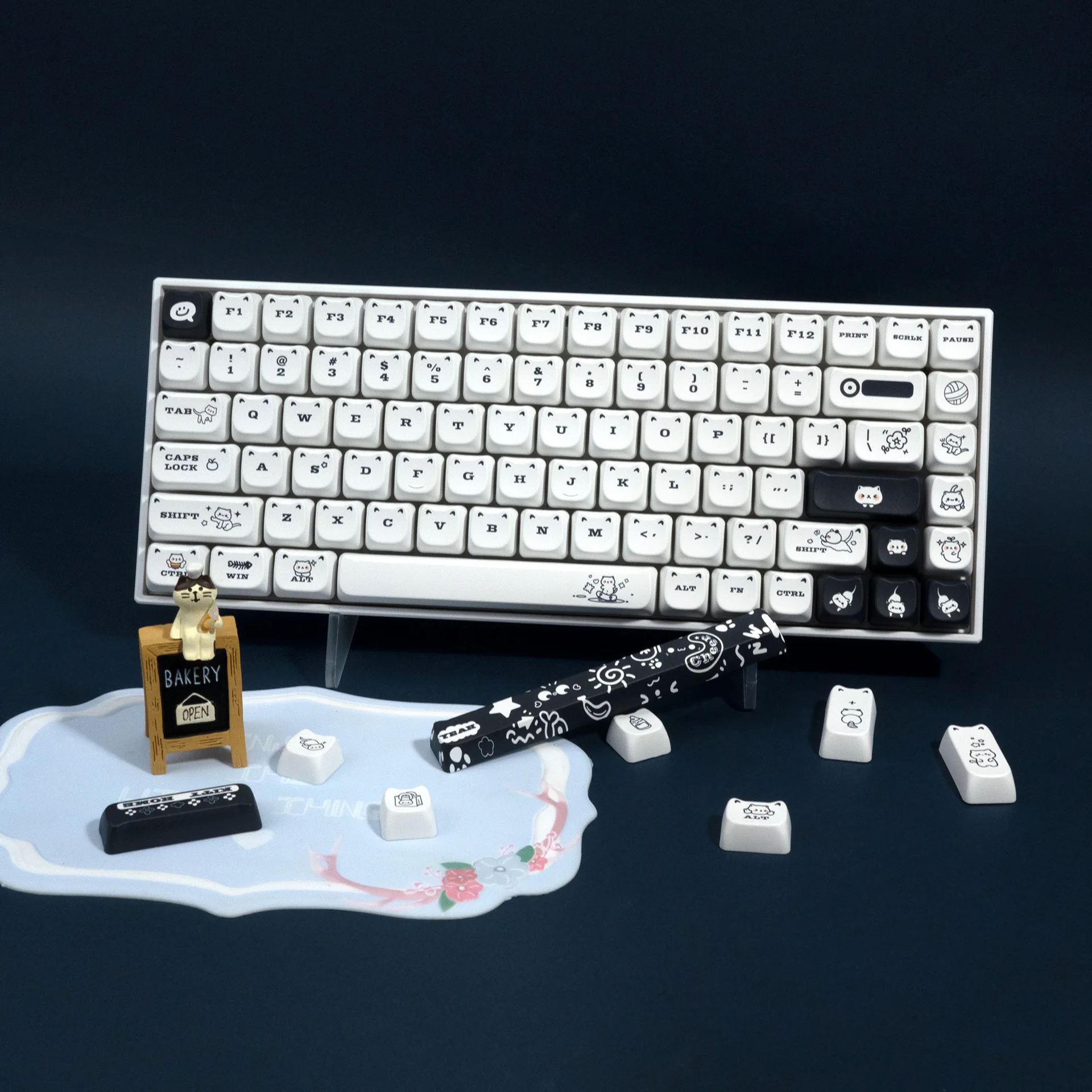 

Cute White Striped Cat Little Black Bean Cat Keycap MAO Height PBT Material Full Set Customized Mechanical Keyboard Cap