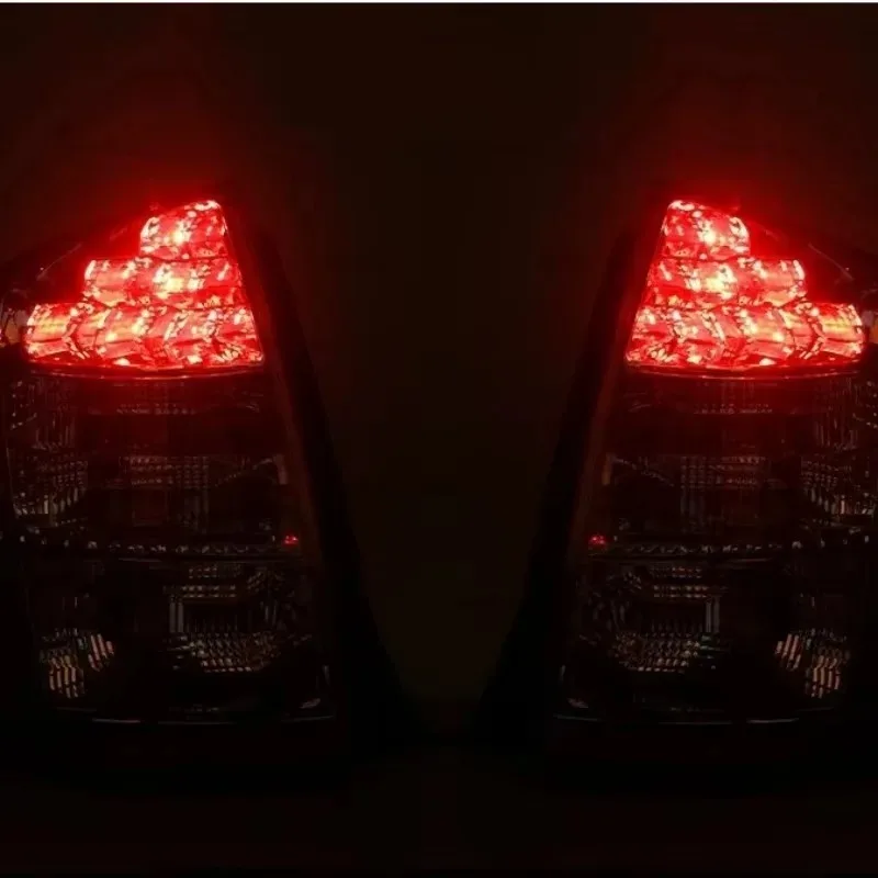 Tiy سيارة الذيل ضوء اليسار واليمين الخلفي ضوء الفرامل الذيل ضوء أسود 81561-47100 81551-47100 لتويوتا بريوس 2005 - 2009