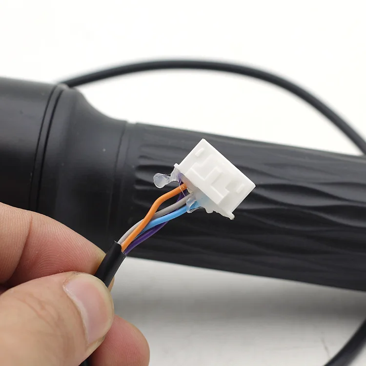 New Electric Bicycle Twist Throttle Hall Sensor Turn Handle Accelerator For Aima E-bike Motorcycle Tricycle Throttle Grips Right