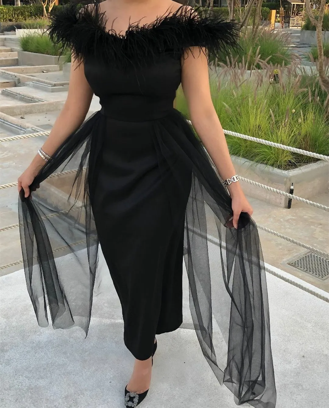 

Classic Short Black Ankle Length Evening Dresses فساتين السهرة Sheath Feathers Off Shoulder Prom Dress Robe de soirée for Women