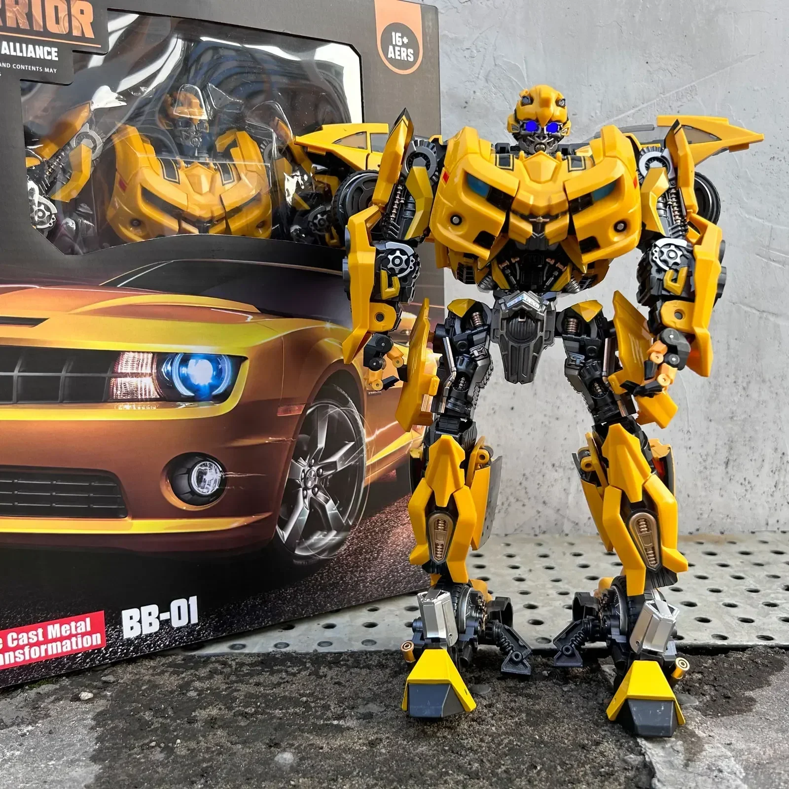 

BMB Black Mamba Transformation MasterPiece BB01 BB-01 Bee Extra Large 28cm Movie Alloy Action Figure Transformation Robot Toy KO