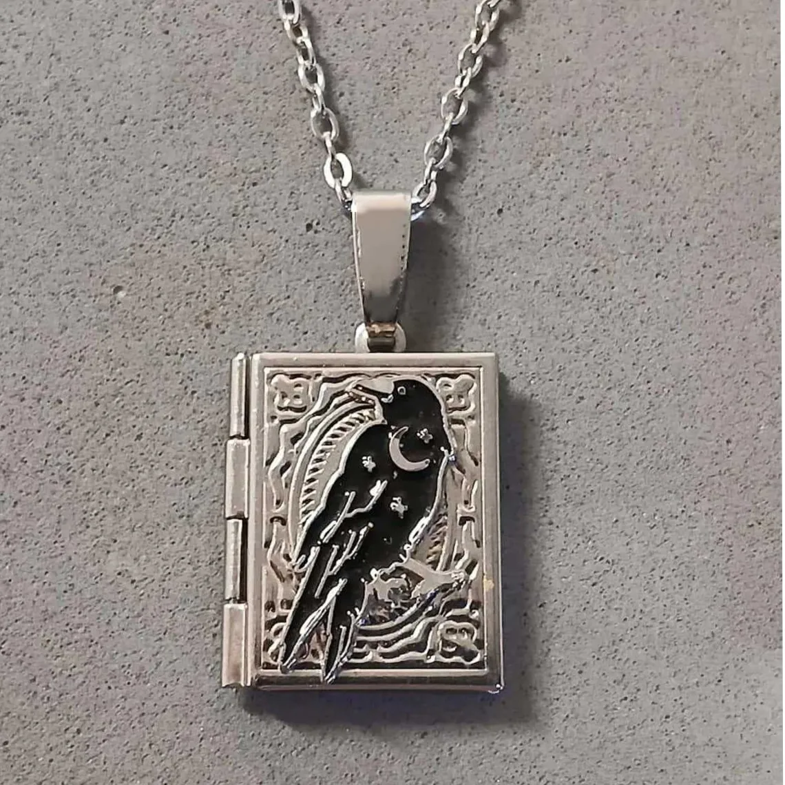 Bracelet Hand String Cross-Border Best-Selling Gothic Vampire Moon Raven Chain Necklace Personalized Necklace—perfect Halloween