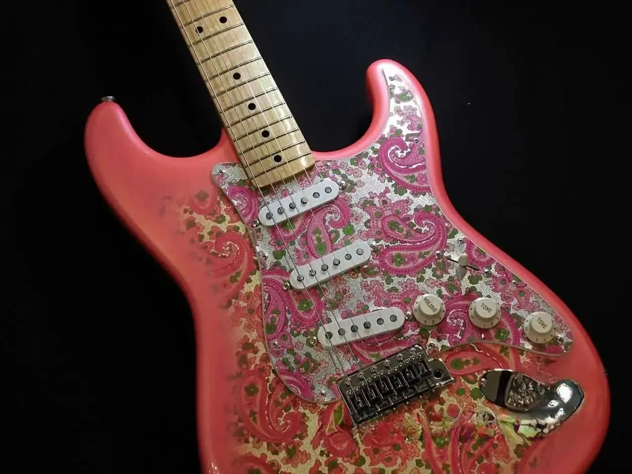 Custom Shop Masterbuilt 1968 Pink Paisley  Guitar Alder Body, 1 Piece Maple Neck, 21 Frets Maple Fretboard, Vintage Tune