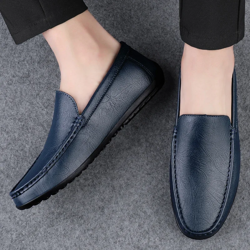 Mocassins à enfiler en cuir véritable pour hommes, chaussures décontractées, chaussures de neige en peluche, haute qualité, nouvelle mode, hiver, 2024