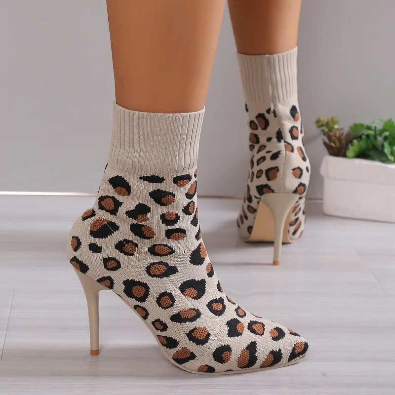 Winter 2023 Women's Elastic New Fashion High Heels Casual Solid Warm Pointed Elastic Fabric Fashion Boots Trendy High Heels