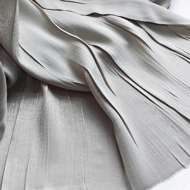 

Атласные плиссированные рубашки из ткани для шитья своими руками, кардиган, пальто, нишевая модная одежда, дизайнерские ткани, ткань на метр