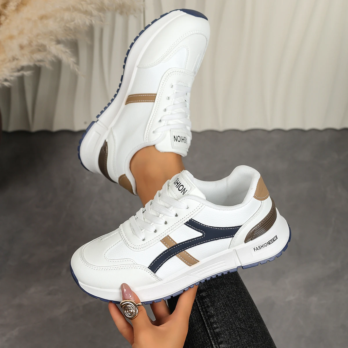 Sneakers Women New Sports Shoes Women's Small White Shoes Fashion Comfort Sneakers All-match Lightweight Casual Running Shoes