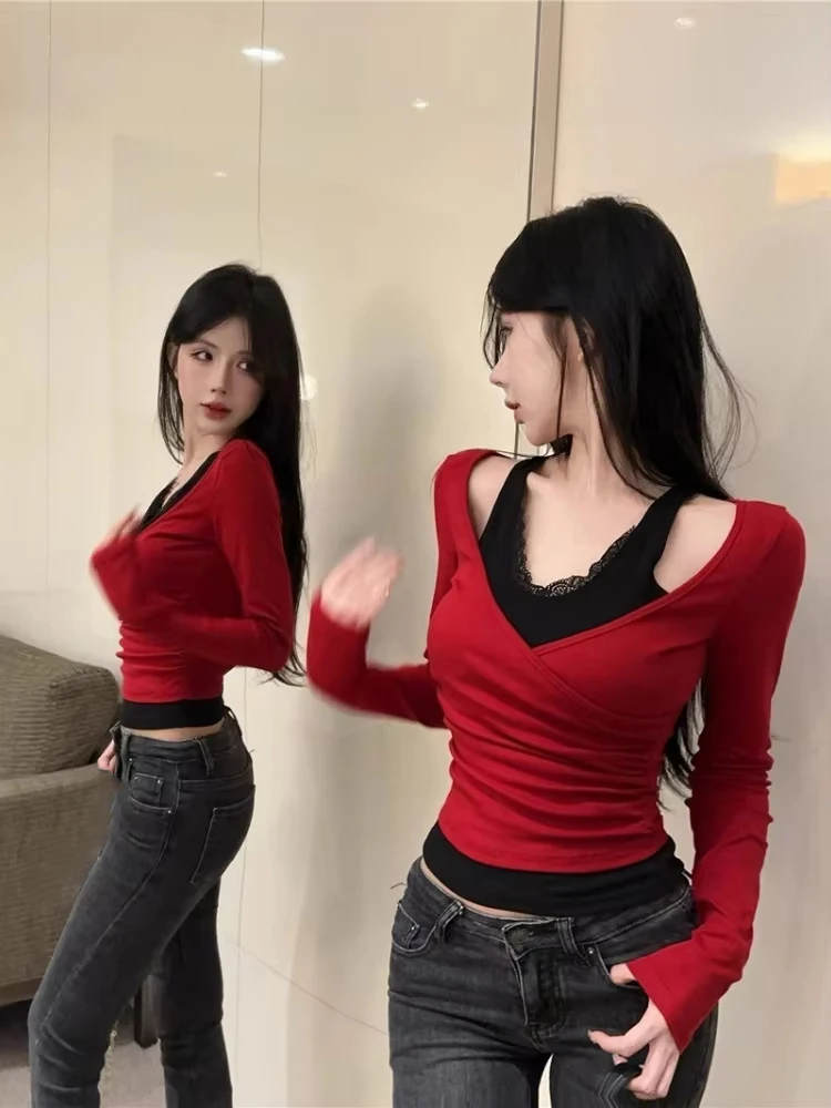 وهمية قطعتين Y2k بلايز النساء الملابس 2025 جديد أزياء من الدانتل المرقعة كم طويل بلايز موضة مثير مطوي Bodycon تي شيرت