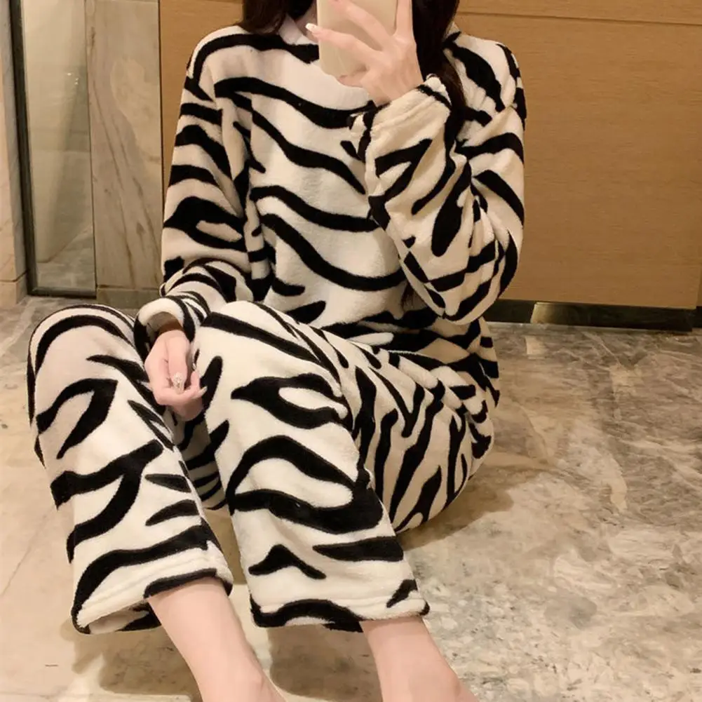 Women Pajamas Winter Long-sleeved Thickened Warm Face Cloth Coral Velvet Large Size Loose Home Clothing Padded Leisure Clothing