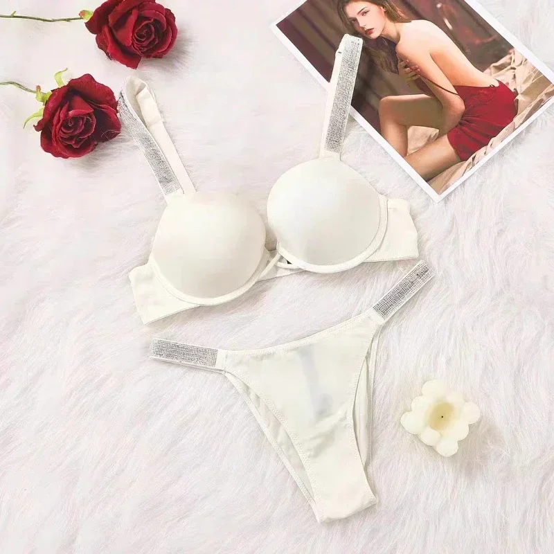 Strass lingerie sexy tendência alças push up sutiã e tanga conjunto sutiã confortável ajustável reunido roupa interior atacado