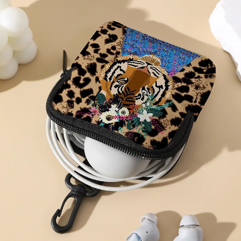 Tiger Print Coin Purse, Large Capacity Mini Wallet for Women, Fashion Leopard Pattern Storage Bag for Earphones & Cards