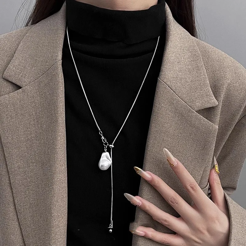 

Metal Style Silver Color Baroque Pearl Pendant Necklace for Women Exquisite Long Tassel Pull Snake Bone Chain Minimalist Jewelry