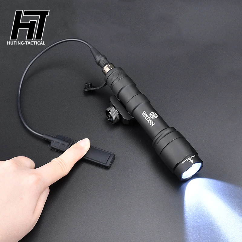 M600C M600 M300 Surefir ยุทธวิธี Scout Light ปืนไรเฟิลอาวุธไฟฉาย LED ล่าสัตว์ Spotlight Dual ฟังก์ชั่นคงที่สวิทช์