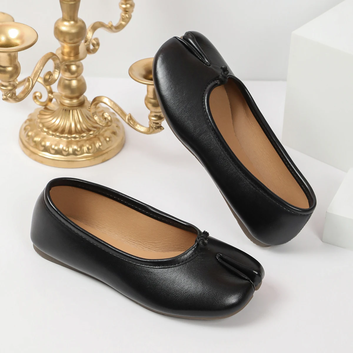 Brandneue Damen-Slipper mit geteiltem Zehenbereich, Tabi-Flats, aus weichem Leder, zum einfachen Anziehen, Ballerinas, bequem, für den Alltag, lässig, Loafer, Übergröße 43 – Detail 4