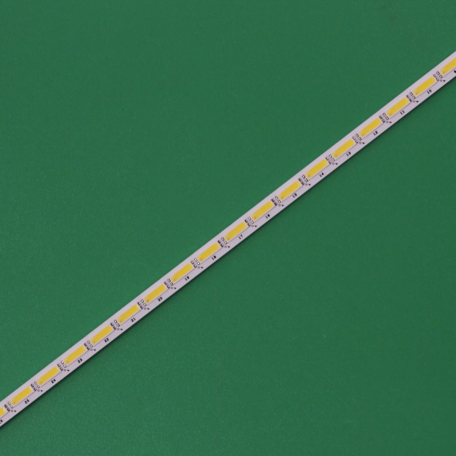 LED الخلفية ل 23.6 "التلفزيون C24F390FH S24E390H SEC SMME236BMM031 LM41-00086E CY-MH236BGLV2V S24D390HL CY-MH236BGLV1H BN95-03709H