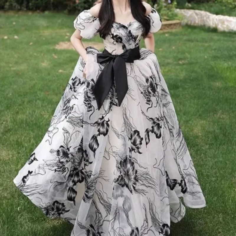 カスタマイズされたイブニングドレス ブラック 花柄 半袖 Aライン フロアレングス プラスサイズ パーティー フォーマルガウン