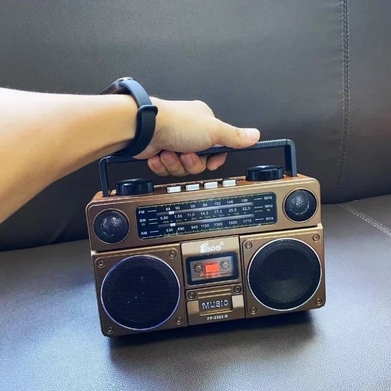 المحمولة الرجعية بلوتوث Boombox شحن الطاقة الشمسية متعددة الوظائف في الهواء الطلق ستيريو مشغل الهاتف المحمول المدمج في مكبرات الصوت راديو FM/AM/SW