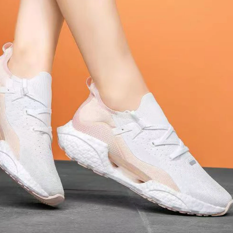 Scarpe da papà in stile Hong Kong di nicchia da donna, scarpe bianche piccole sportive versatili di nuova tendenza 2023 da donna