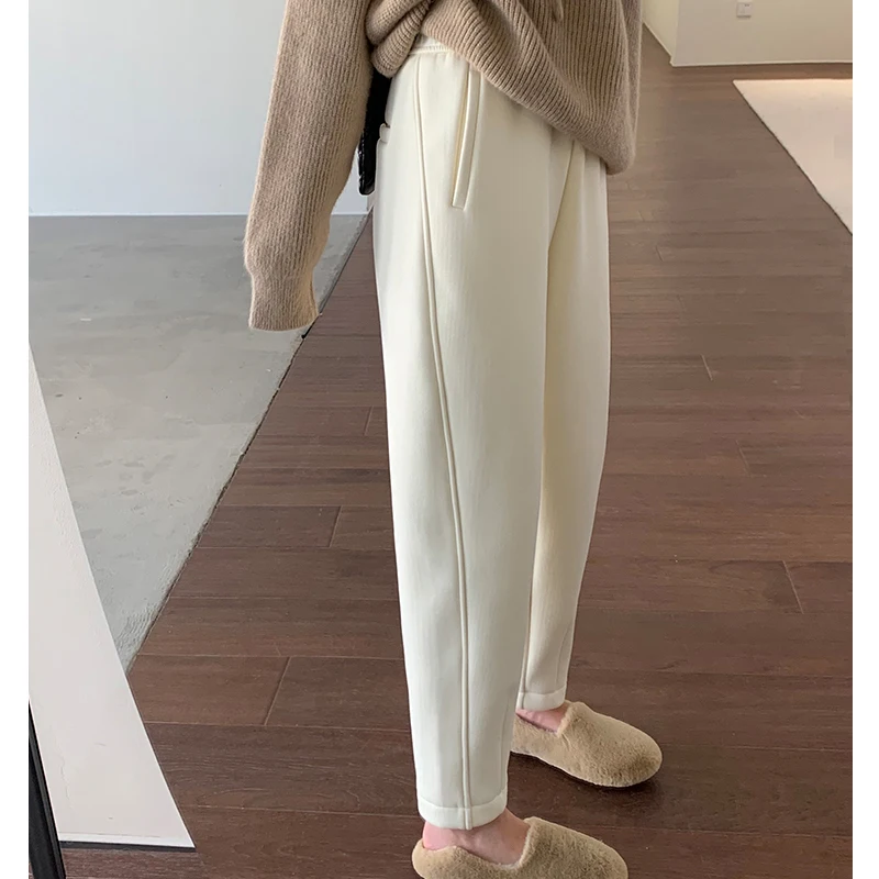 Off White Velvet Thick Casual Pants for Women Winter Elegant Office Lady Harem Pants Soft Warm Loose Fitting Trousers 31023