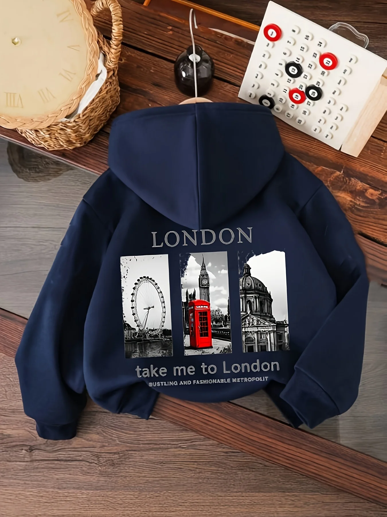 Boys' Hoodie Featuring City Skyline and Landmark Prints – Suitable for Outdoor Casual and Sports Wear in Autumn and Winter
