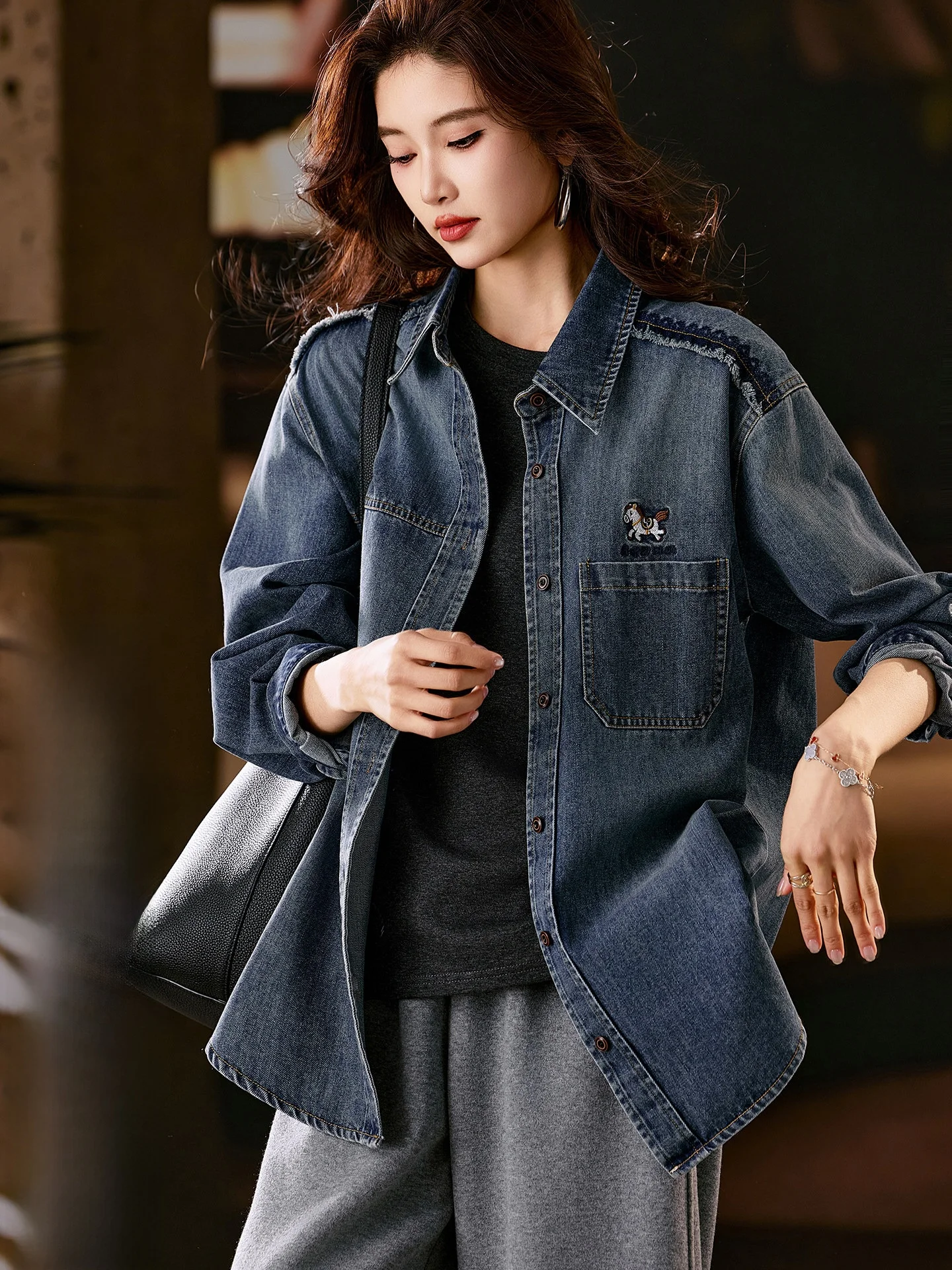 

Женский зимний открытый кардиган большого размера Sli с вышивкой, топ 2025 года, новый европейский длинный свеч irt Street Sle