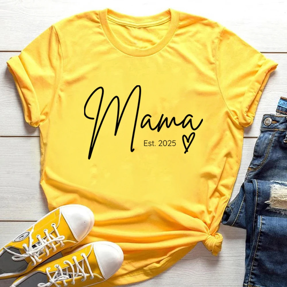 Women Mama Est 2025 T-Shirt Promoted To Mom Shirt New Mama Shirts Vintage Women Pregnancy Announcement Tee Mother's Day Gift