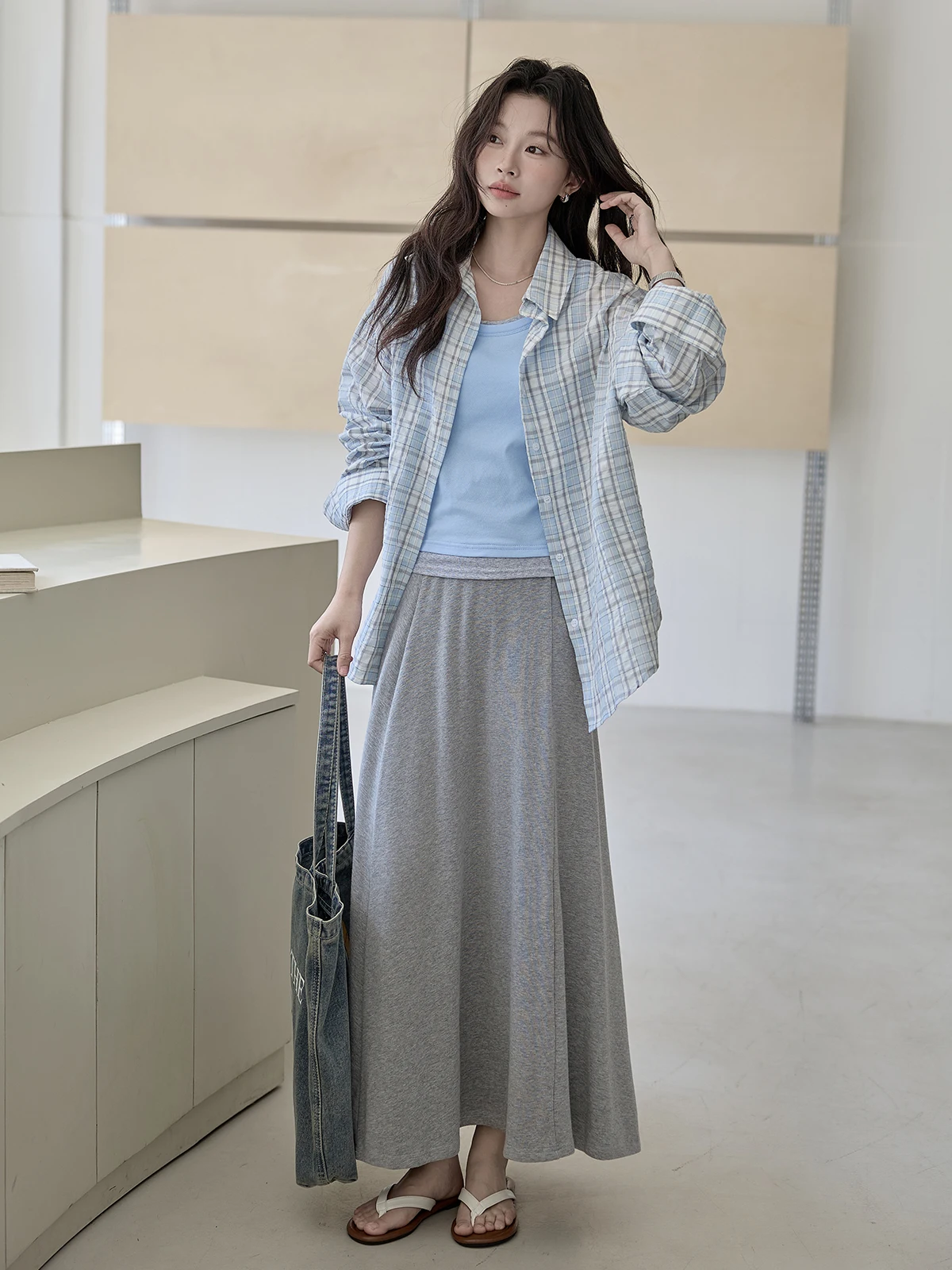 

Синяя клетчатая повседневная свободная женская рубашка с воротником, летняя коллекция 2026, новый стиль HUIXI, модная, в корейском стиле, дышащая, с длинным рукавом