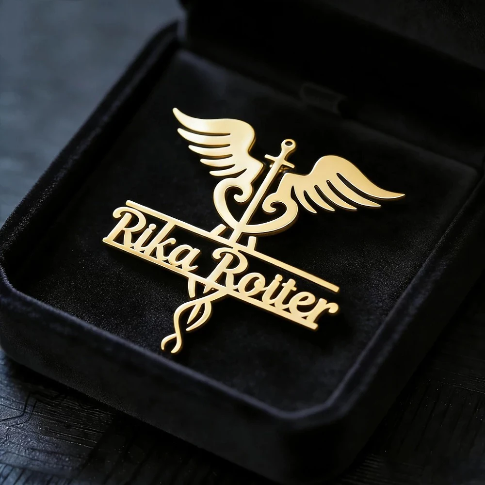 Sipuris Caduceus Personalisierte Namensbrosche aus Edelstahl, personalisierte Namensschild-Brosche für Krankenschwestern und Ärzte, modischer Schmuck, Geschenke – Detail 5