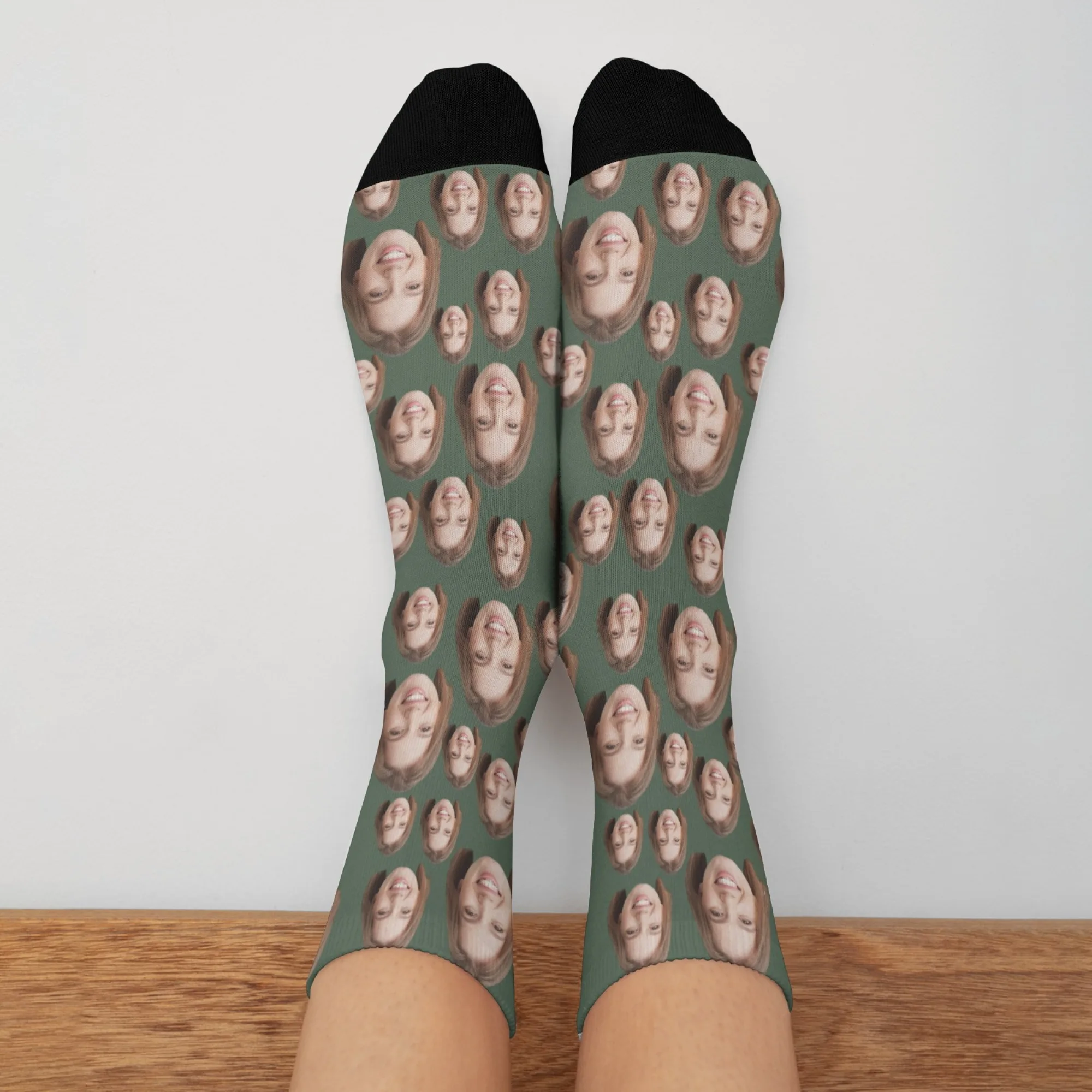 Customized printing of your photos, personalized long socks, colored socks, men\'s women neutral socks, fun and innovative socks,