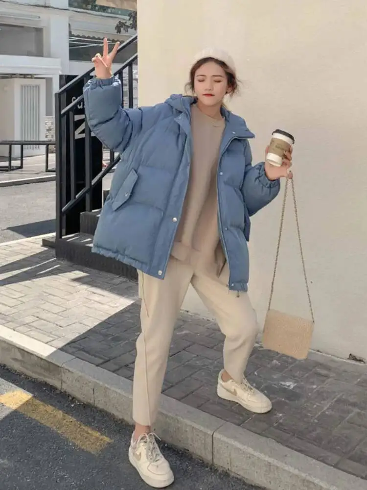 Nuova giacca corta da donna invernale cappotti imbottiti in cotone con cappuccio spesso femminile coreano piumino allentato Parka capispalla oversize da donna