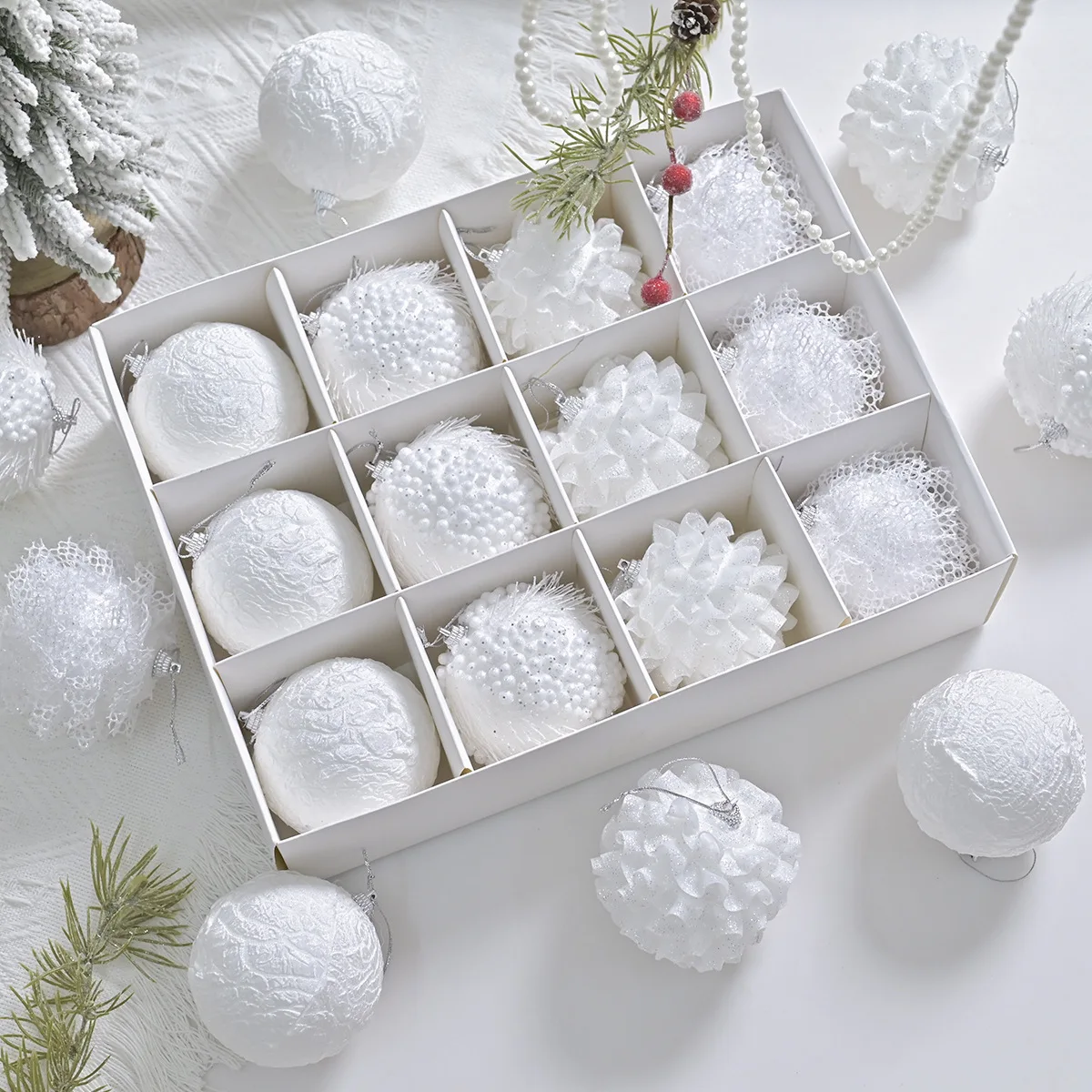 

12pc Christmas Ball Round White Foam Ball Xmas Tree Hanging Pendant Ornaments for Holiday Wedding New Year Party Home Decoration