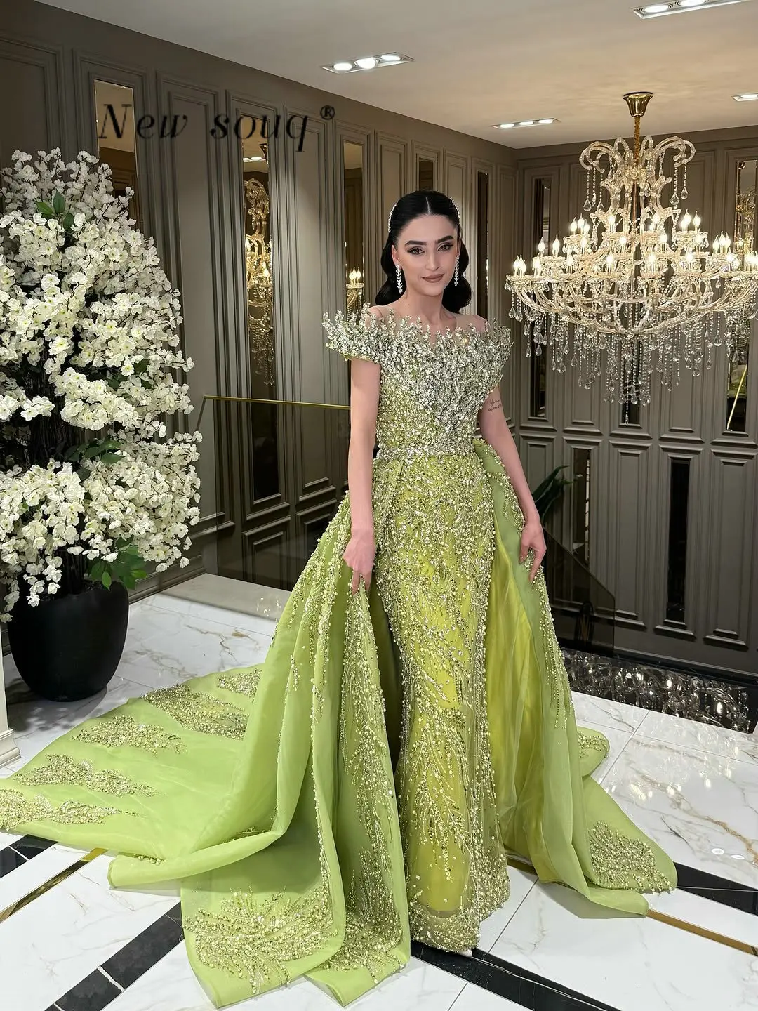 

2026 Зеленые платья для выпускного вечера из двух частей со съемным шлейфом, индивидуальные кристаллы, расшитые бисером, с открытыми плечами, арабские вечерние платья