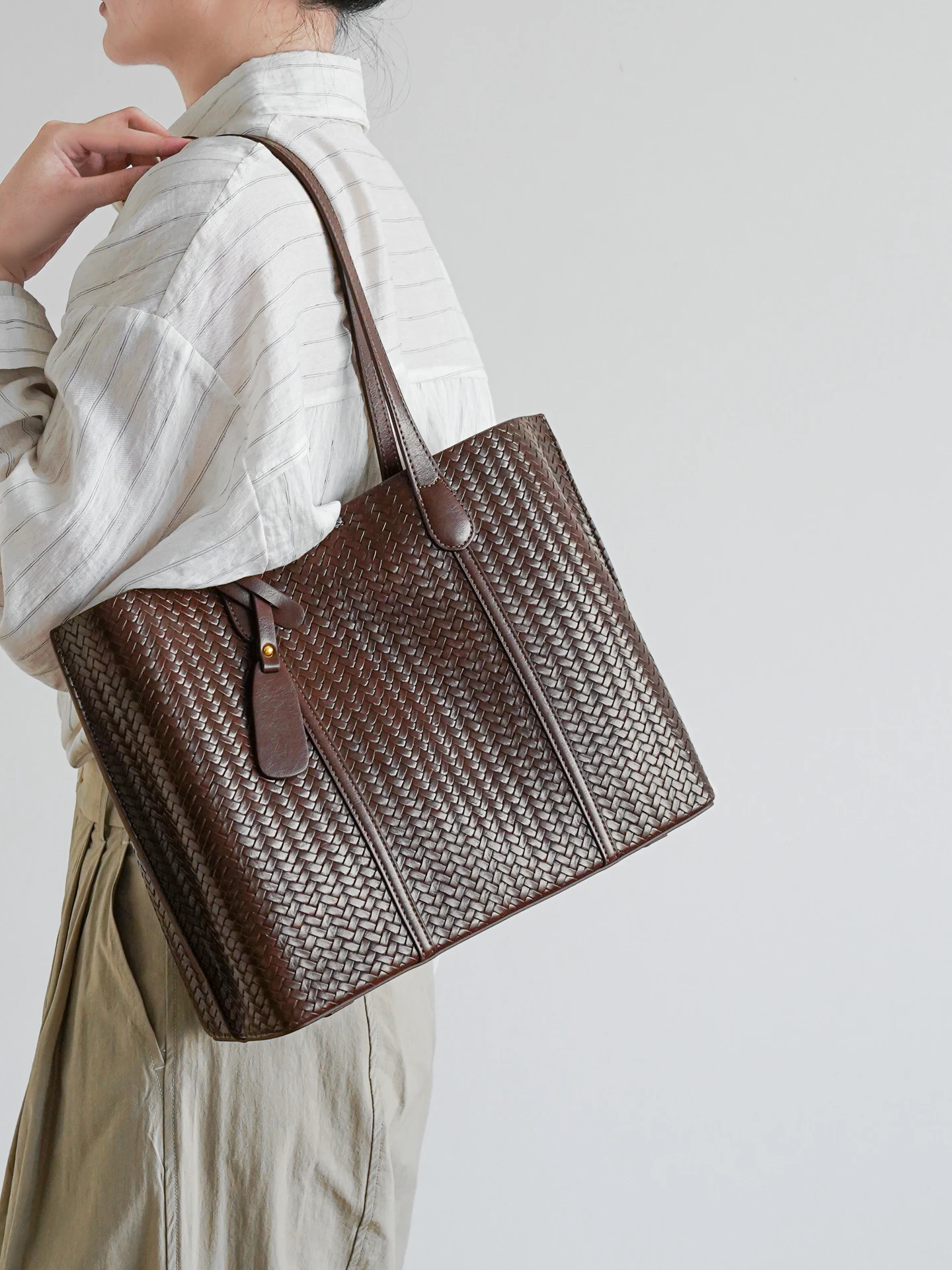 Large Capacity Commuter Tote Bag Women's 2026 New  Design Single Shoulder Underarm Bag Simple Casual Handbag