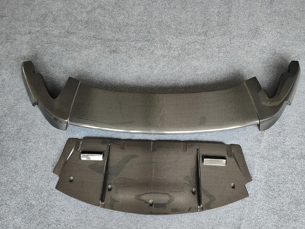 Suitable for the 09-14 Ferrari California upgraded carbon fiber rear diffuser small surround rear lip body kit