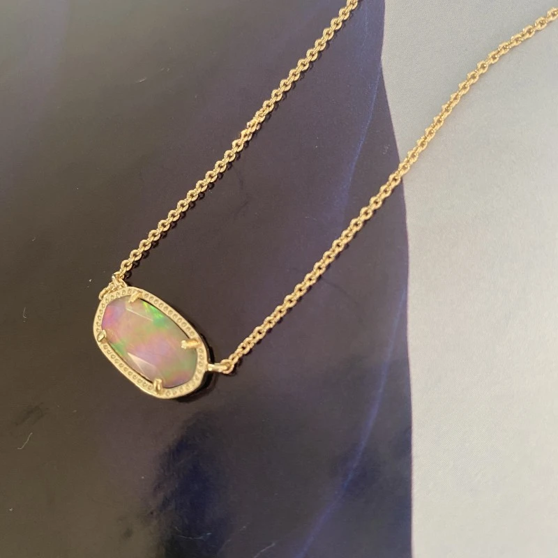 Europe and the United States new Elisa simple lilac iridescent abalone shell necklace fashion collarbone chain