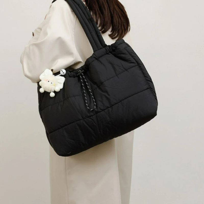 حقيبة نسائية ذات مقبض علوي سعة كبيرة مبطنة حقيبة تخزين شتوية عصرية غير رسمية حقيبة سفر مريحة ومتعددة الاستخدامات