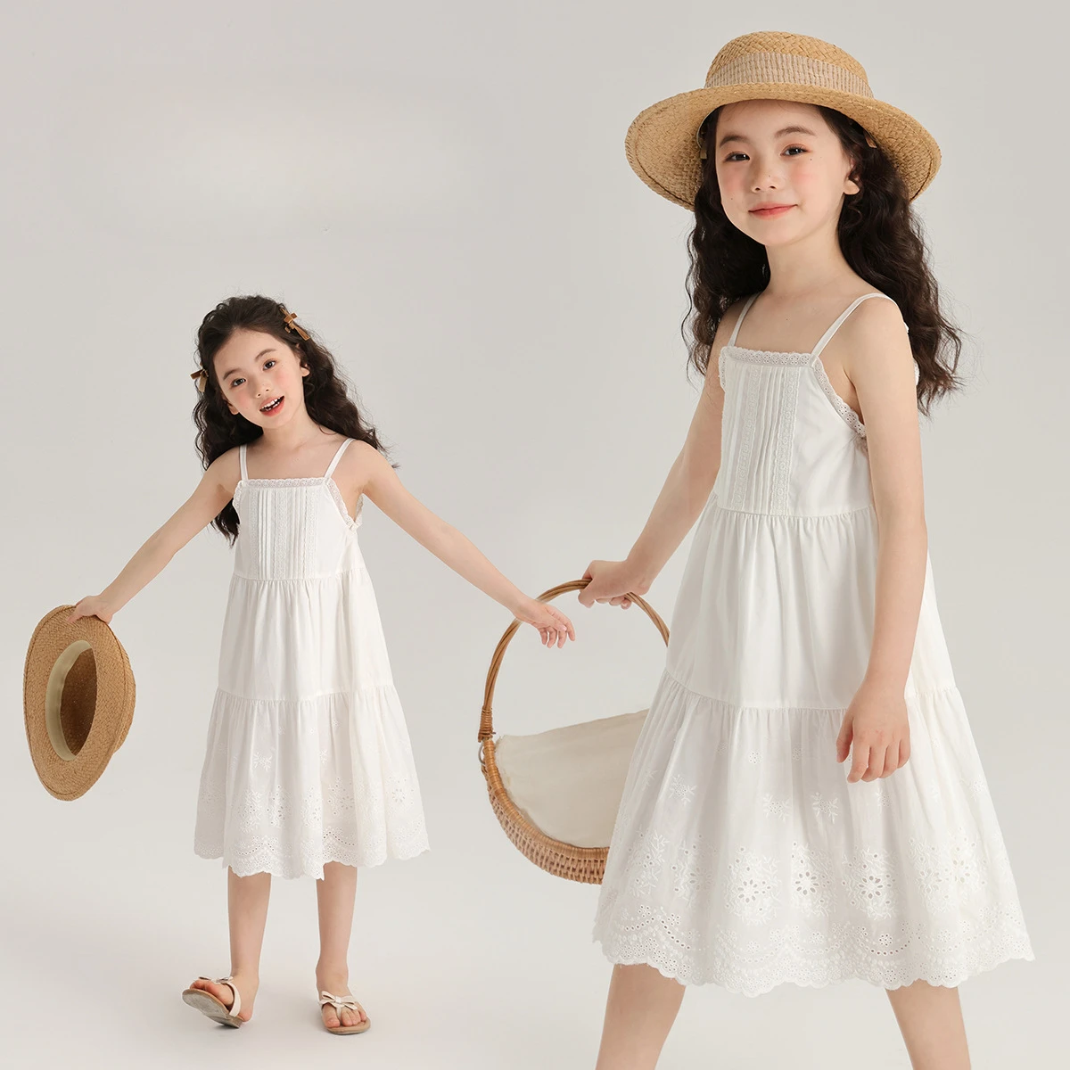 

Girls Skirt 2024 Summer New Hollowed-out Lace Children Dress Light Breathable Girls Halter Dress Soft and Comfortable Dress