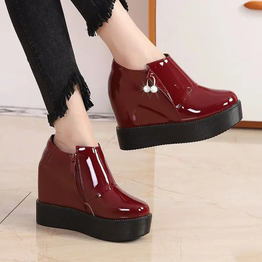 

Krasovki 11cm Microfiber Patent Platform Wedge Autumn Winter Women Shoes Hidden Heels Spring Lady Ankle Boots Winter Plush Boots